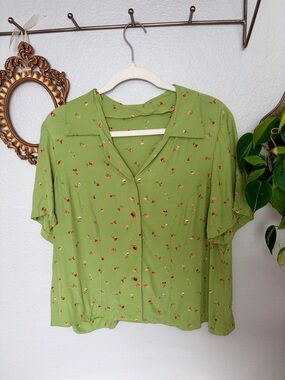 Women’s Green Floral Button-Front Blouse